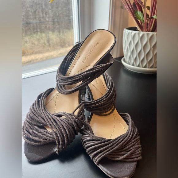 Ann Marino brown kitten heels - Picture 2 of 4